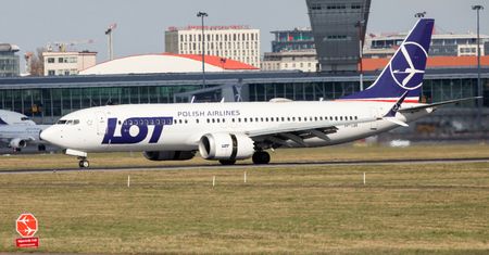 Pilny powrót znad Norwegii. LOT zabiera głos ws. akcji służb