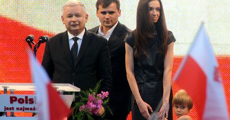 Dubieniecki ROZKAZUJE PUBLICZNIE... Kaczyńskiemu!