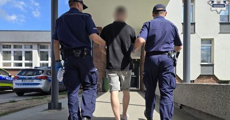 Napadł na sklep w masce karnawałowej. Usłyszał wyrok