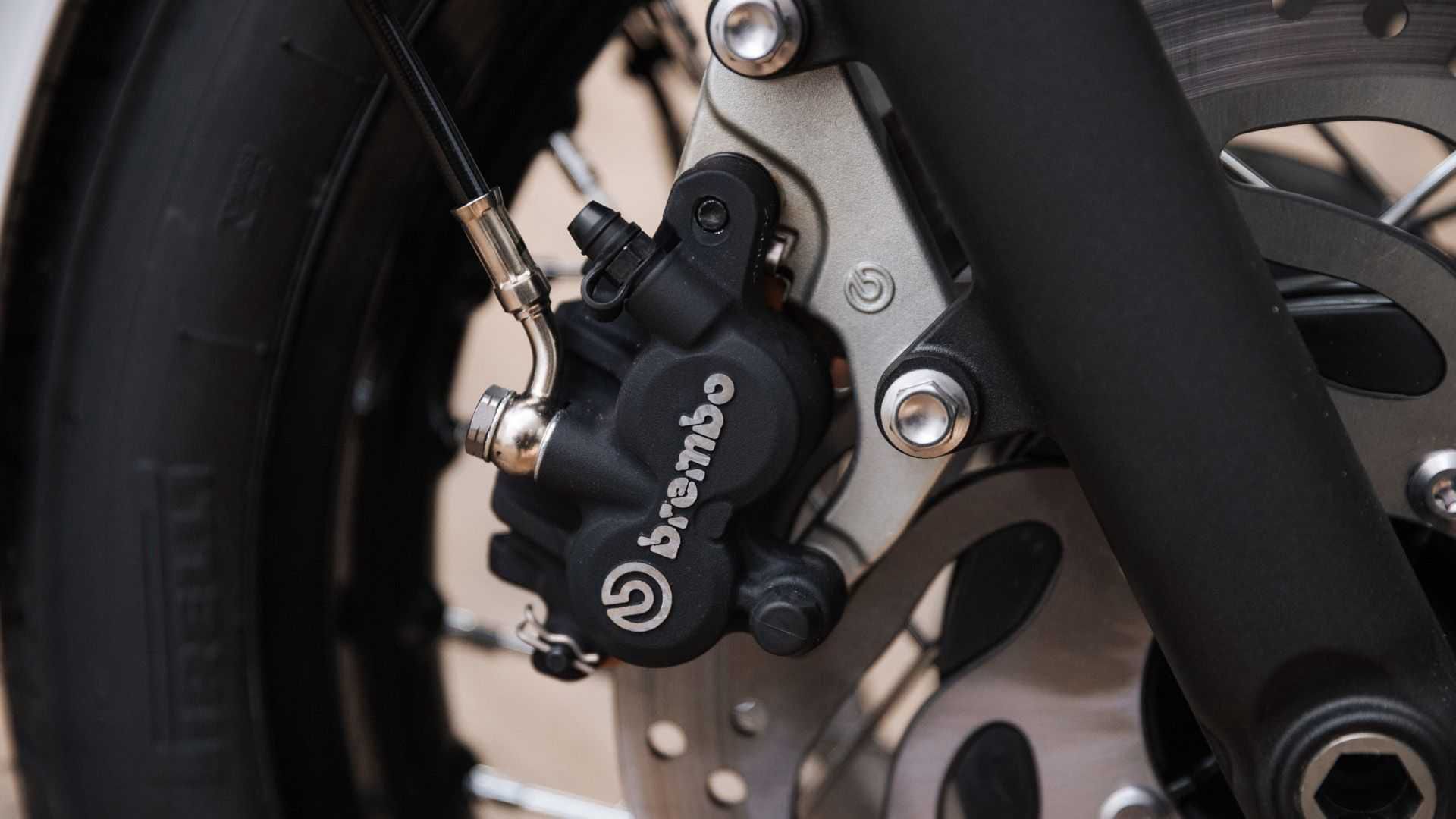 Triumph Bonneville T120 Black DGR