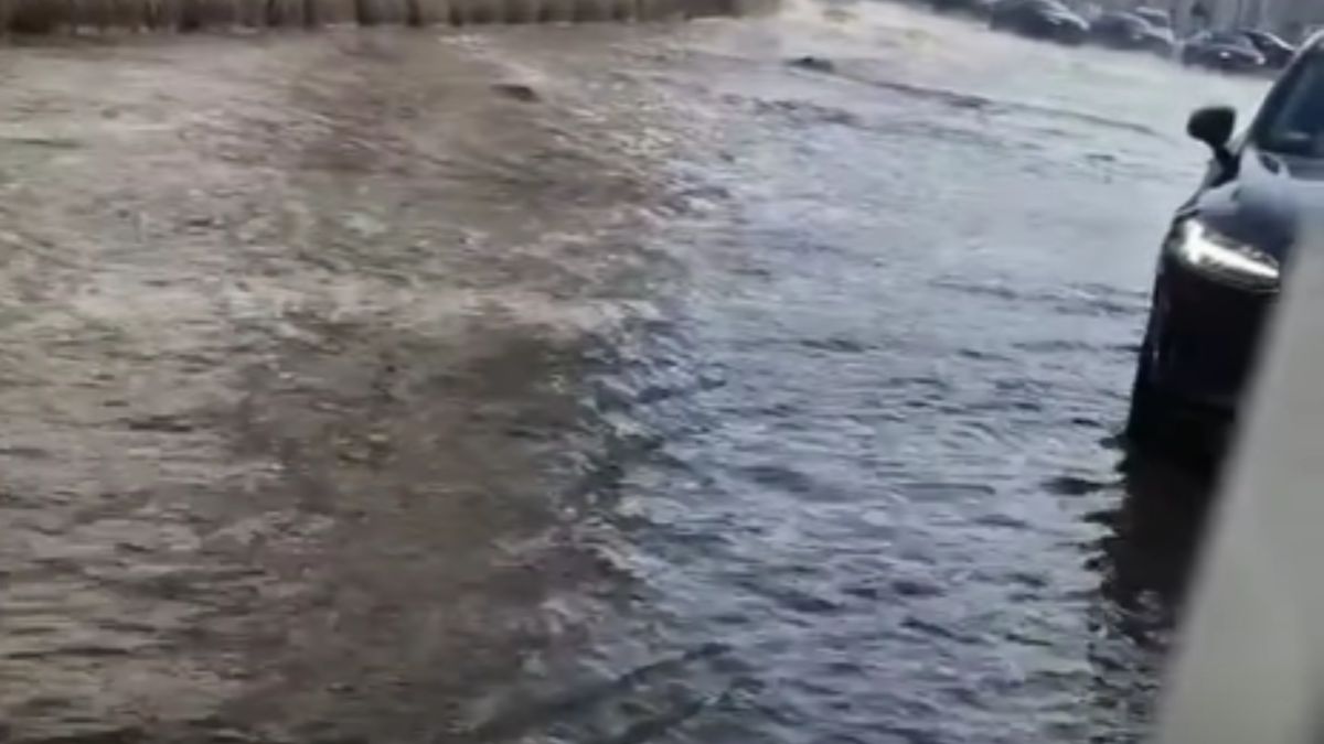 Droga zamieniła się w rwący potok.