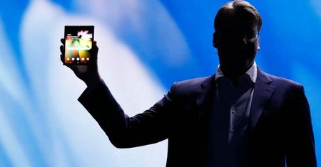 Samsung coraz bliżej premiery składanego smartfona