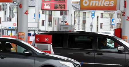 Drożyzna na stacjach paliw. Ósemka z przodu w cennikach. Co dalej?