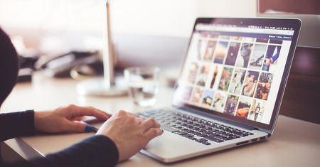 Zmierzch dziennikarstwa. Świt mediaworkingu