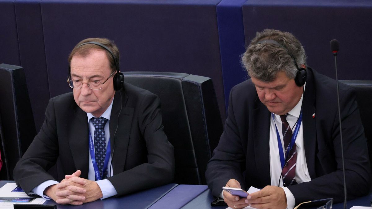 Europosłowie Mariusz Kamiński i Maciej Wąsik