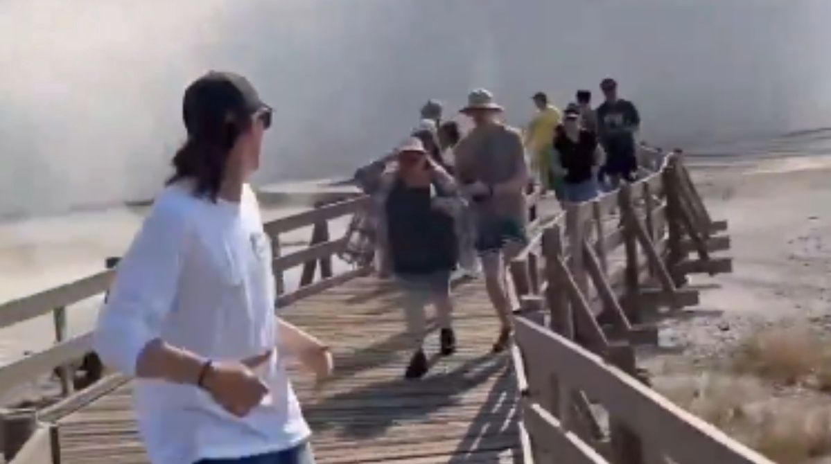 Yellowstone tourists evacuated after sudden geyser explosion