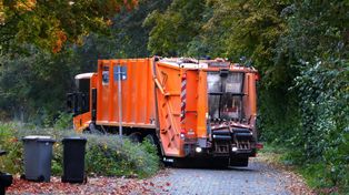Koszmarny wypadek w Łódzkiem. 32-letnia kobieta zginęła pod kołami śmieciarki