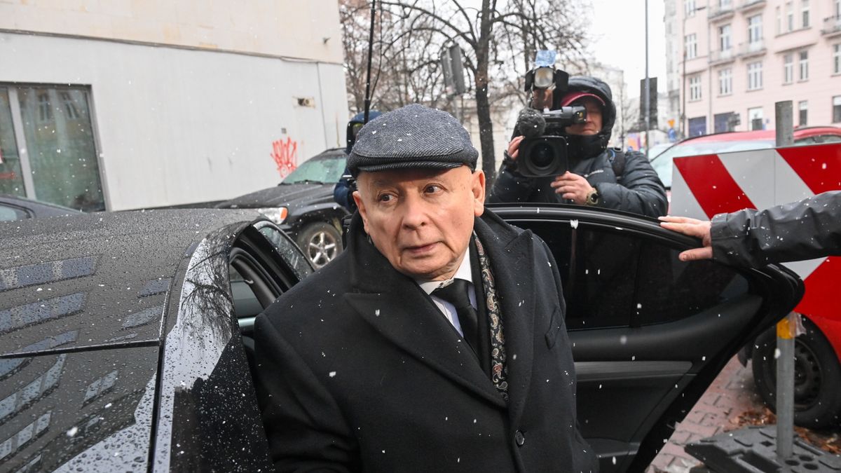 Jarosław Kaczyński w warszawskiej prokuraturze.