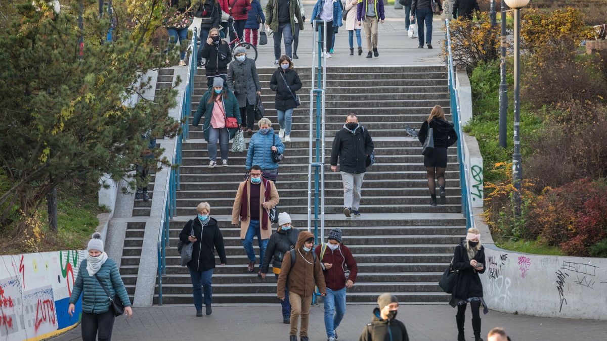 Inflacja i rosnące koszty życia wielu motywują do tego, by zawalczyć o podwyżkę. Pracodawcy czują tę presję.  