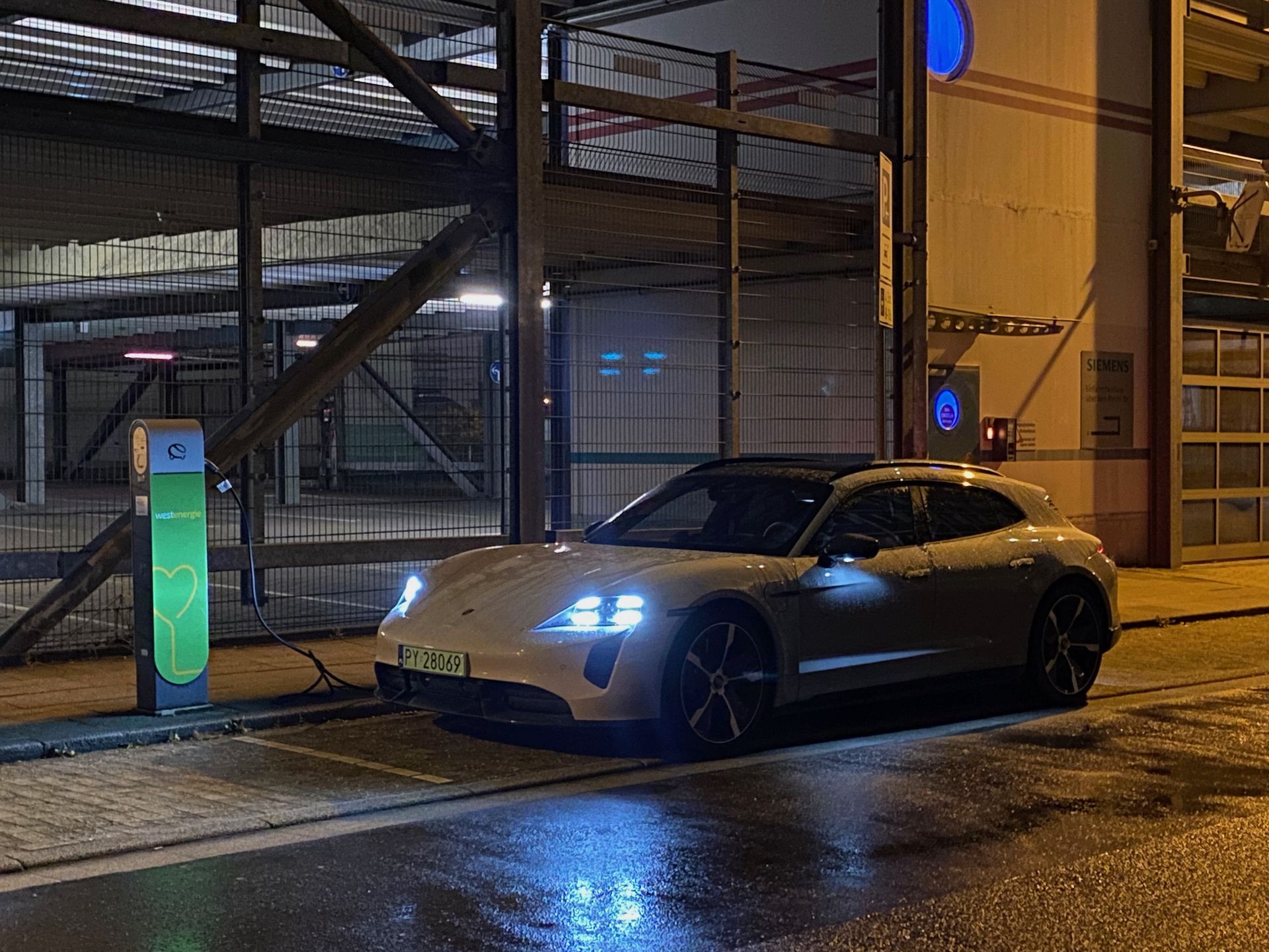 Porsche Taycan GTS Sport Turismo