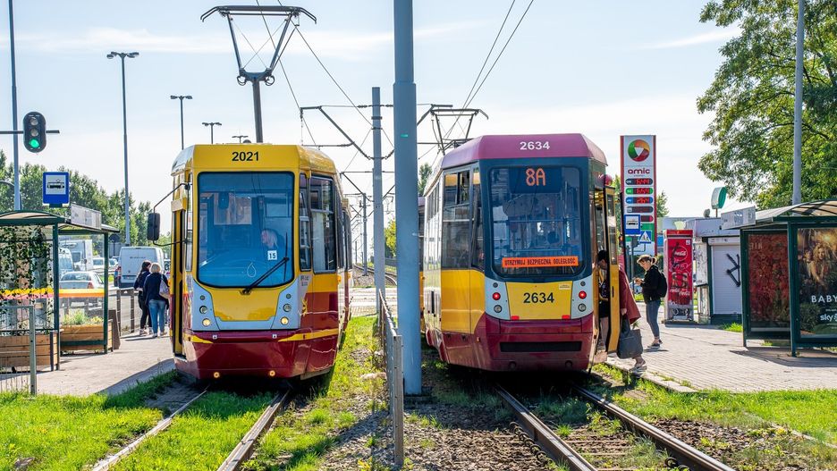 Sonda uliczna - kto chce ciszy w tramwaju i autobsie?