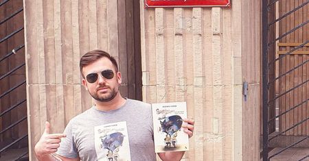 Dyrektorka nie pozwoliła uczniom przeczytać jego książki. "Tę książkę napisał homoseksualista"