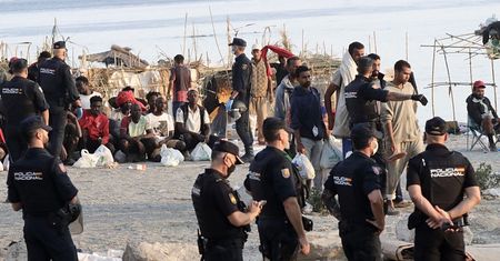 Przerzucali migrantów z Ceuty. Za 9 tys. euro od osoby