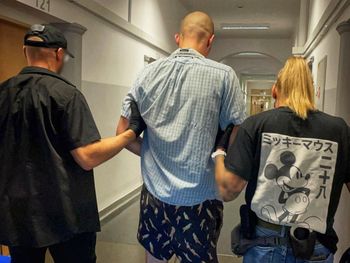 Opole: Chciał pomóc bitemu mężczyźnie, sam został zaatakowany - sprawcy zabrali mu torbę z 80 tysiącami