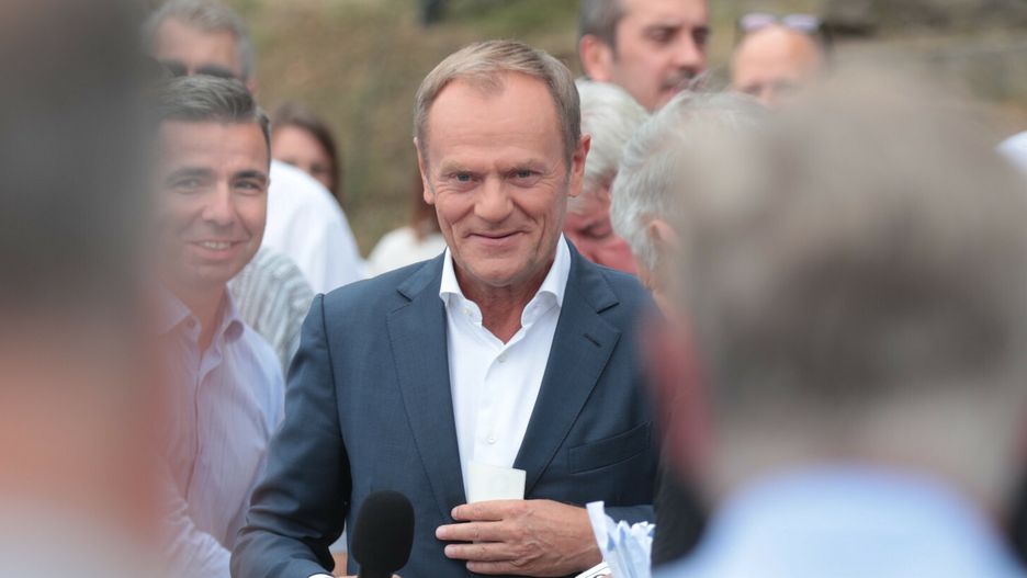 Spotkanie Donalda Tuska z mieszka?cami Krosna Odrza?skiego19.08.2022 Krosno Odrzanskie Donald Tusk spotkanie Donalda Tuska z mieszkancami w sprawie skazenia Odry i braku informacji od rzadu 
fot. Piotr Jedzura/REPORTERPiotr Jedzura/REPORTER