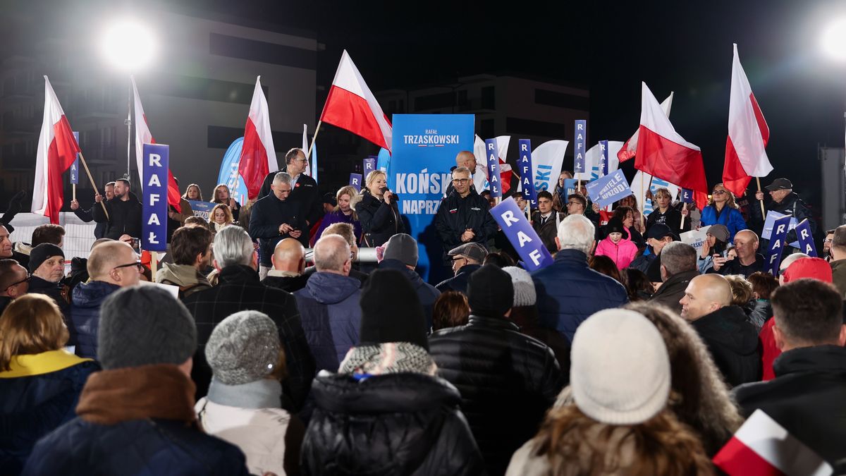 Zwolennicy Rafa�a Trzaskowskiego
Ko�skie, 11.04.2025. Wybory Prezydenta RP 2025 - kampania. Zwolennicy Rafa�a Trzaskowskiego przed debat� prezydenck� w Ko�skich, 11 bm. (ad) PAP/Adam Kumorowicz
Adam Kumorowicz
debata, debata prezydencka, kampania, kandydat, polityk, polityka, wybory prezydenckie, pierwsza, prezydencka, wyborcza