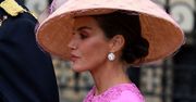 Najpiękniejsza kobieta na koronacji? Królowa zadała szyku
