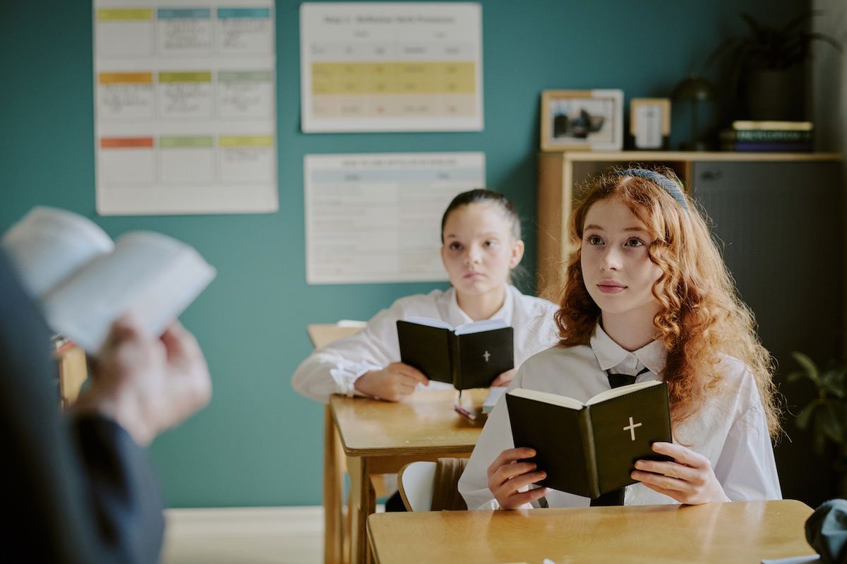 Religia w szkołach. Jak wyglądają nowe wytyczne w praktyce?