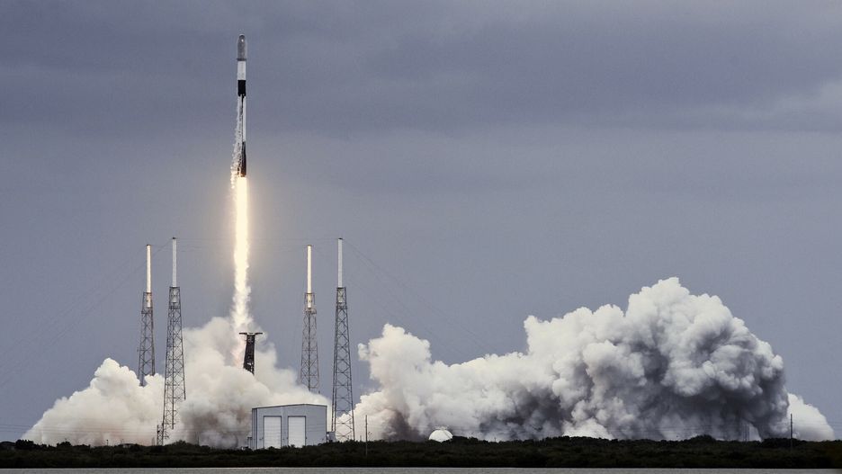Rakieta Falcon 9 wyniosła na orbitę kolejne 53 satelity Starlink 