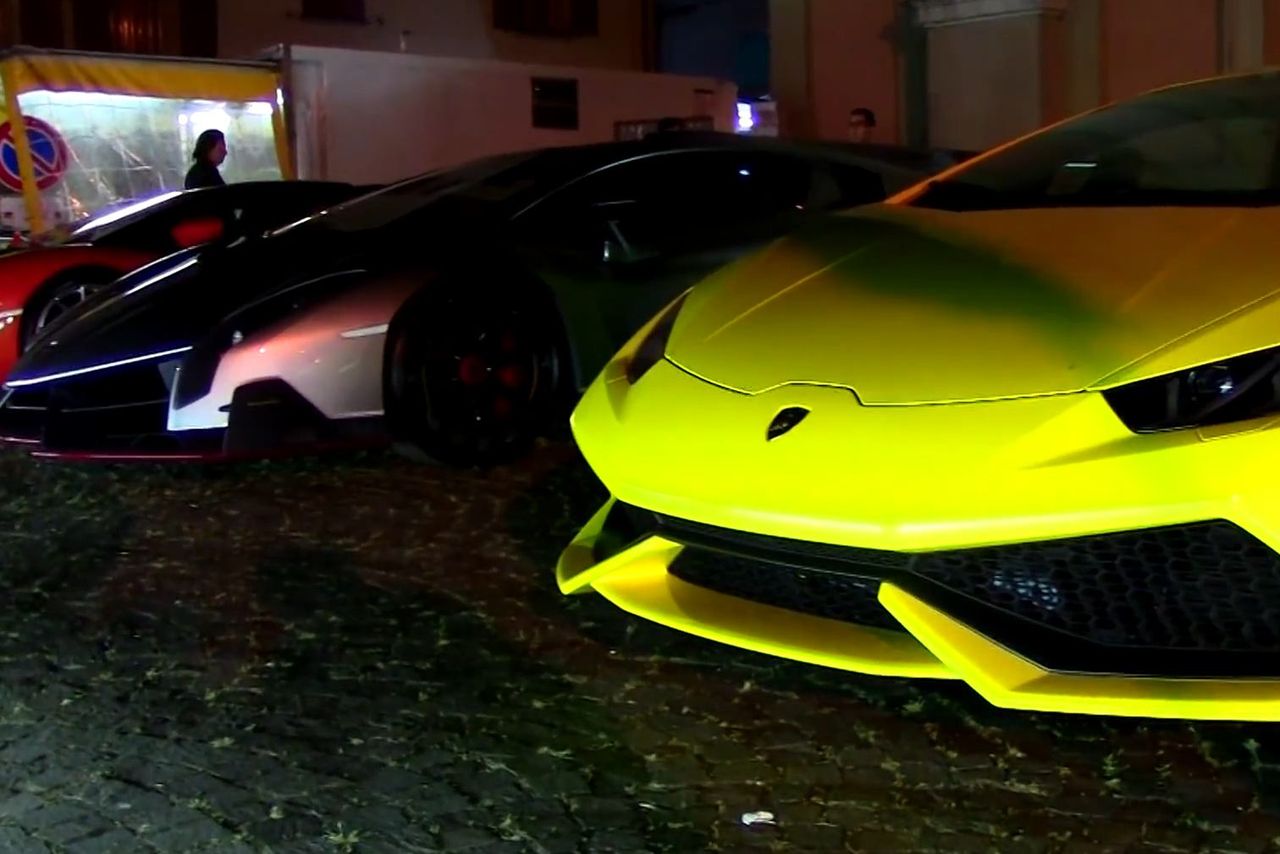 Lamborghini Veneno i Huracán na ulicach Sant'Agata Bolognese