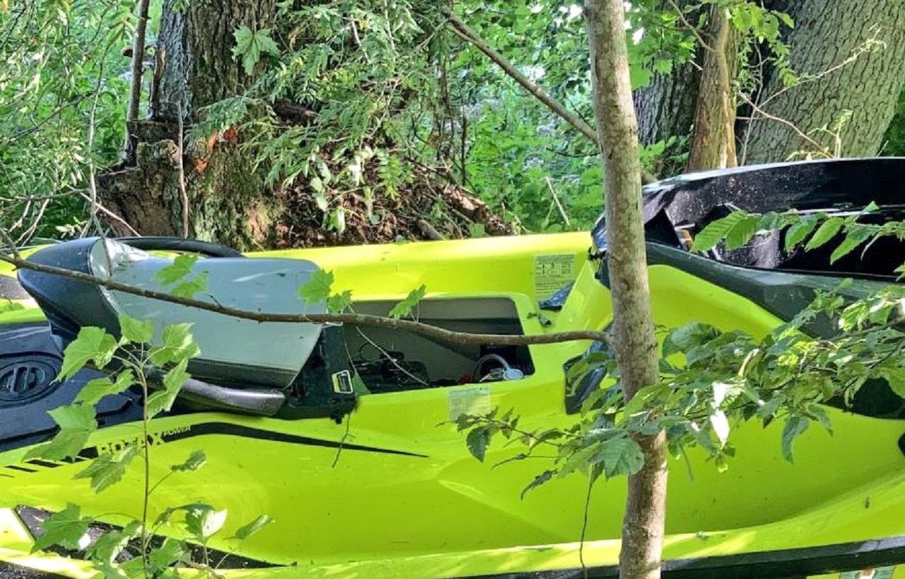 Jezioro Dadaj. Wypadek z udziałem skutera wodnego. 13-latek walczy o życie