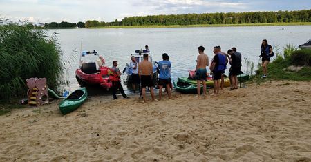 Kajakarz zaczął nagle tonąć w jeziorze. Wiadomo, ile miał promili
