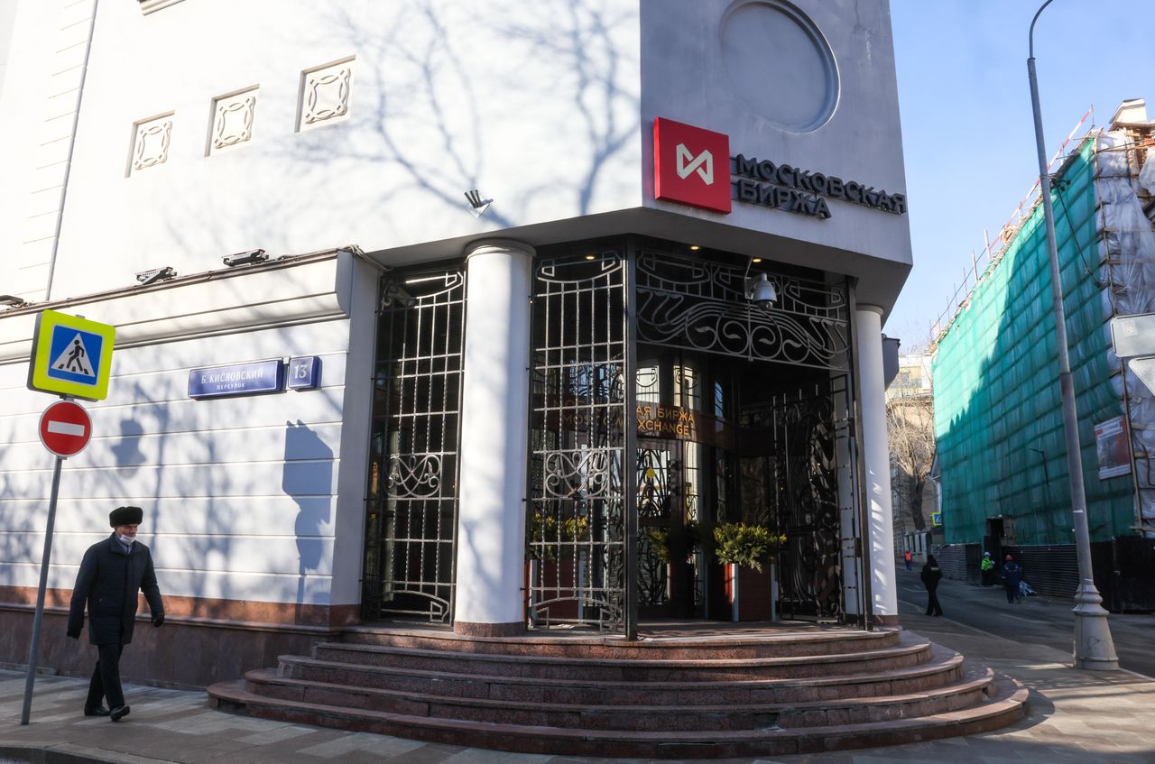 Moskiewska GPW zawieszona w Światowej Federacji Giełd. Kolejne sankcje dla Rosji