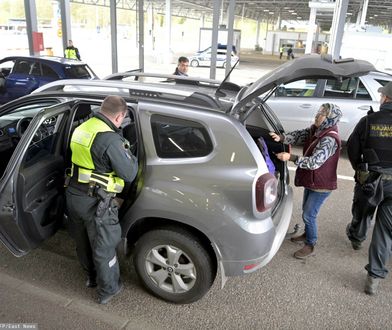 Idą z Rosji. Finlandia grozi blokadą granicy. "Wymyślą lądowanie kosmitów"