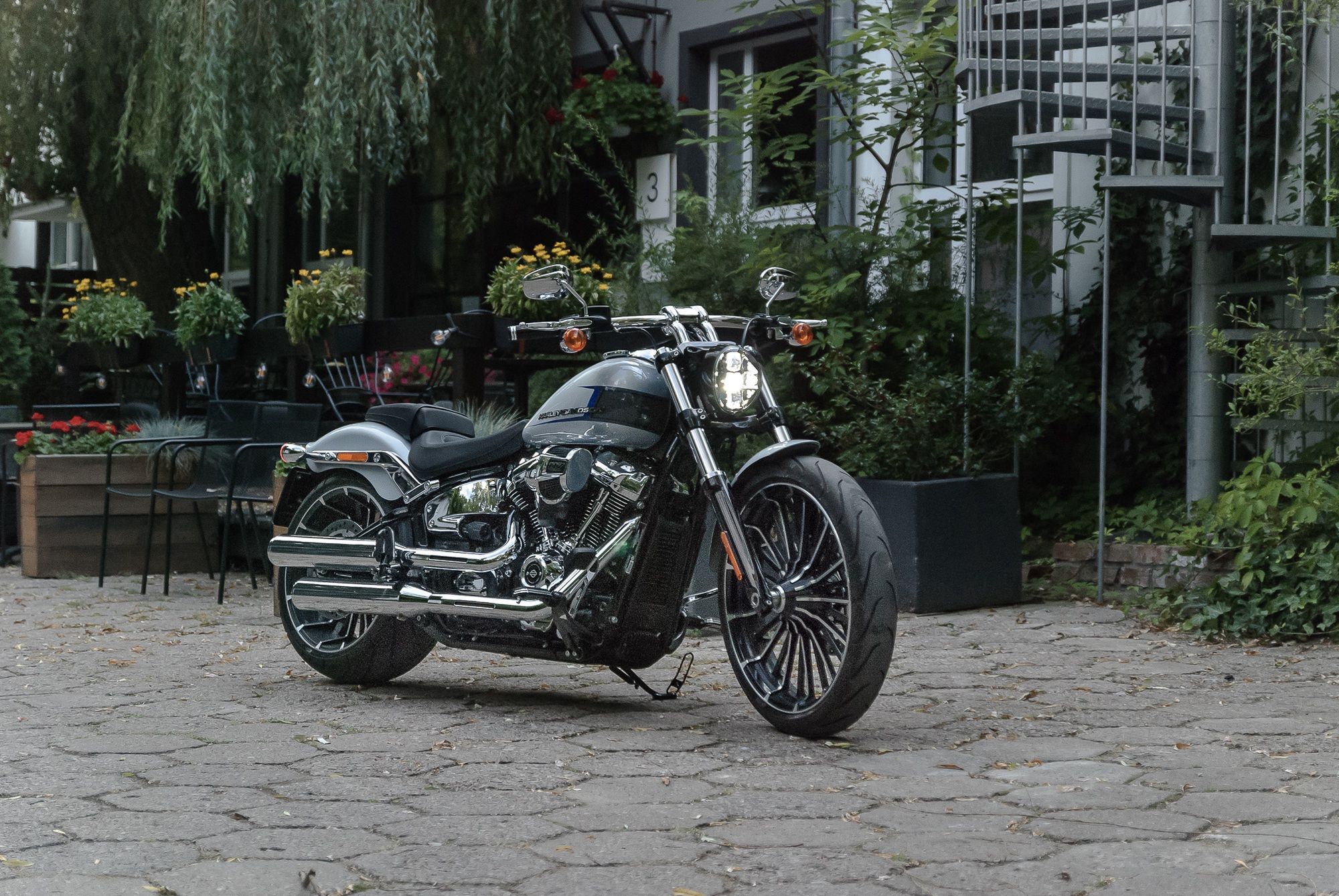 Harley-Davidson Breakout