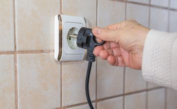 Odłącz od prądu natychmiast po użyciu. Mało kto rozumie ryzyko