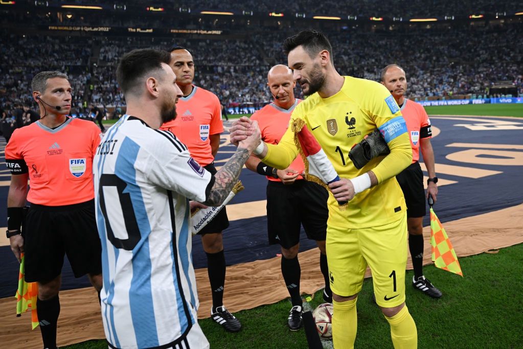 In the photo from the left: Lionel Messi and Hugo Lloris