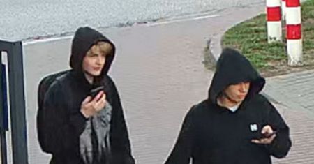 Zabrali dziecku cenną rzecz. Policja szuka młodzieńców z Warszawy