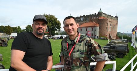 Fani militariów i amerykańskich aut przyjechali do Golubia-Dobrzynia. Tak wyglądał zlot na Zamku Golubskim