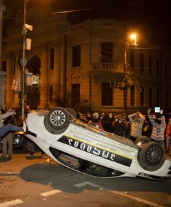 To się wydarzyło, gdy spałeś. Ważne wiadomości w poniedziałek rano