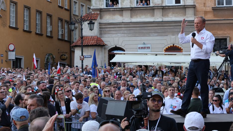 Donald Tusk
Pawe� Supernak
Koalicja Obywatelska, opozycja, plac zamkowy, Platforma Obywatelska, polityczny, rocznica, wiec, wiec 4 czerwca, wolnych wybor�w, polityk, polityka, zgromadzenie