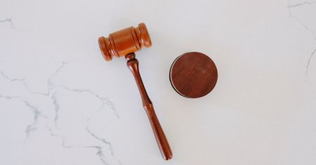 Firmy z czerwonych i żółtych stref mogą walczyć o odszkodowania od Skarbu Państwa