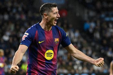 Archiwum zdj?? sportowych 2025 - cz??? IIIBarcelona's Polish forward #09 Robert Lewandowski celebrates his second goal during the Spanish league football match between RC Celta de Vigo and FC Barcelona at Balaidos Stadium in Vigo on November 9, 2025. (Photo by Miguel RIOPA / AFP)MIGUEL RIOPA
