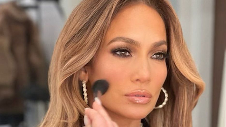Jennifer Lopez w czarnym komplecieInstagram/jlo