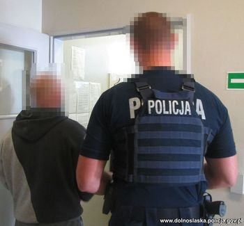 Kłobuck: Naćpany 38-latek na motocyklu uciekał przed policją. Nie miał uprawnień do jego prowadzenia
