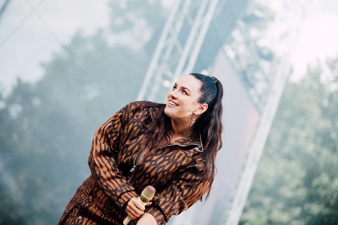 Ewa Farna postawiła na wzory 