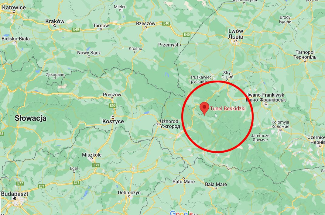 Beskidzki Tunel Kolejowy ostrzelany przez Rosjan. Niedaleko granicy z Polską.
