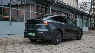 Tesla Model Y Standard. Co straciła "budżetowa" wersja?