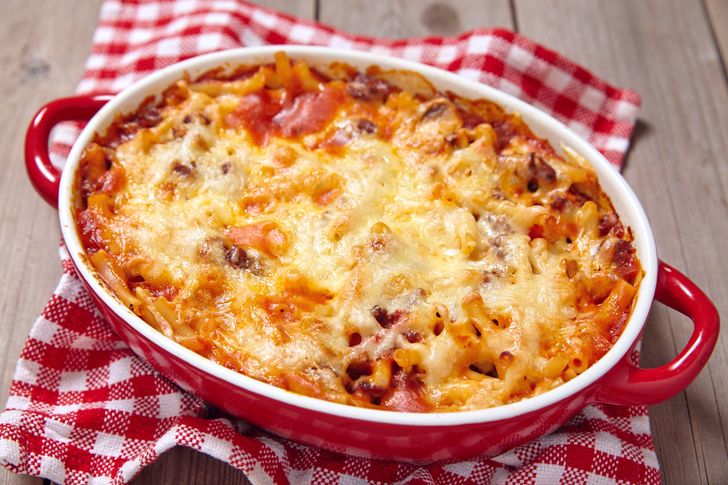 Zapiekanka makaronowa z mięsem mielonym – pyszne danie z piekarnika