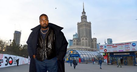 Pudelkowy przewodnik po Warszawie dla Kanye Westa: wizyta w "Dzień Dobry TVN", kolejka po naleśniki, sesyjka przed celebrycką jadłodajnią (ZDJĘCIA)