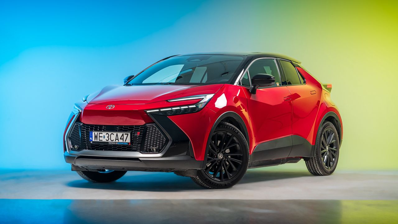 Samochód Roku Internautów Wirtualnej Polski 2024 - Toyota C-HR PHEV