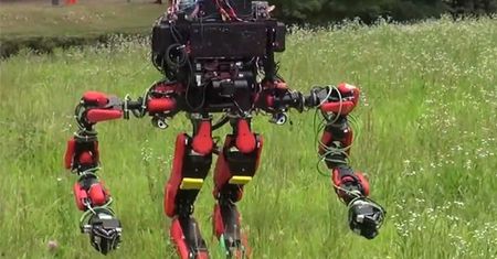 Google przedstawia najlepszego robota na świecie. Co potrafi?