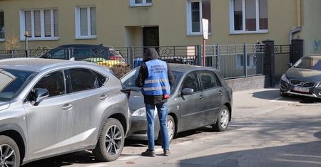 Znów wzrosła liczba zarejestrowanych samochodów. Ponad 25 tysięcy w rok