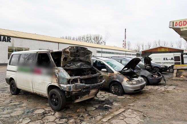 8 samochodów spłonęło w nocy w Gdańsku i Borkowie