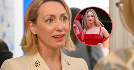 Przyszła w klapkach na czerwony dywan. Kalczyńska oburzona