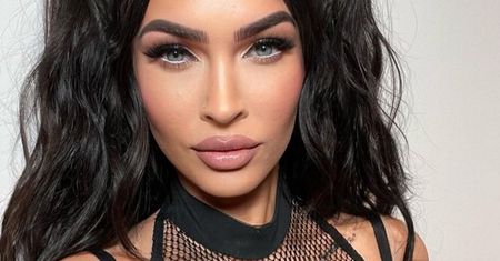 Nie wiadomo było, gdzie podziać oczy. Megan Fox założyła bardzo krótką sukienkę